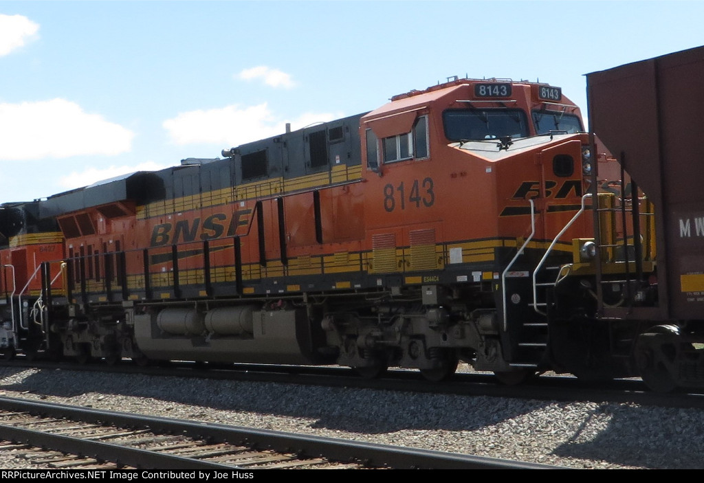 BNSF 8143